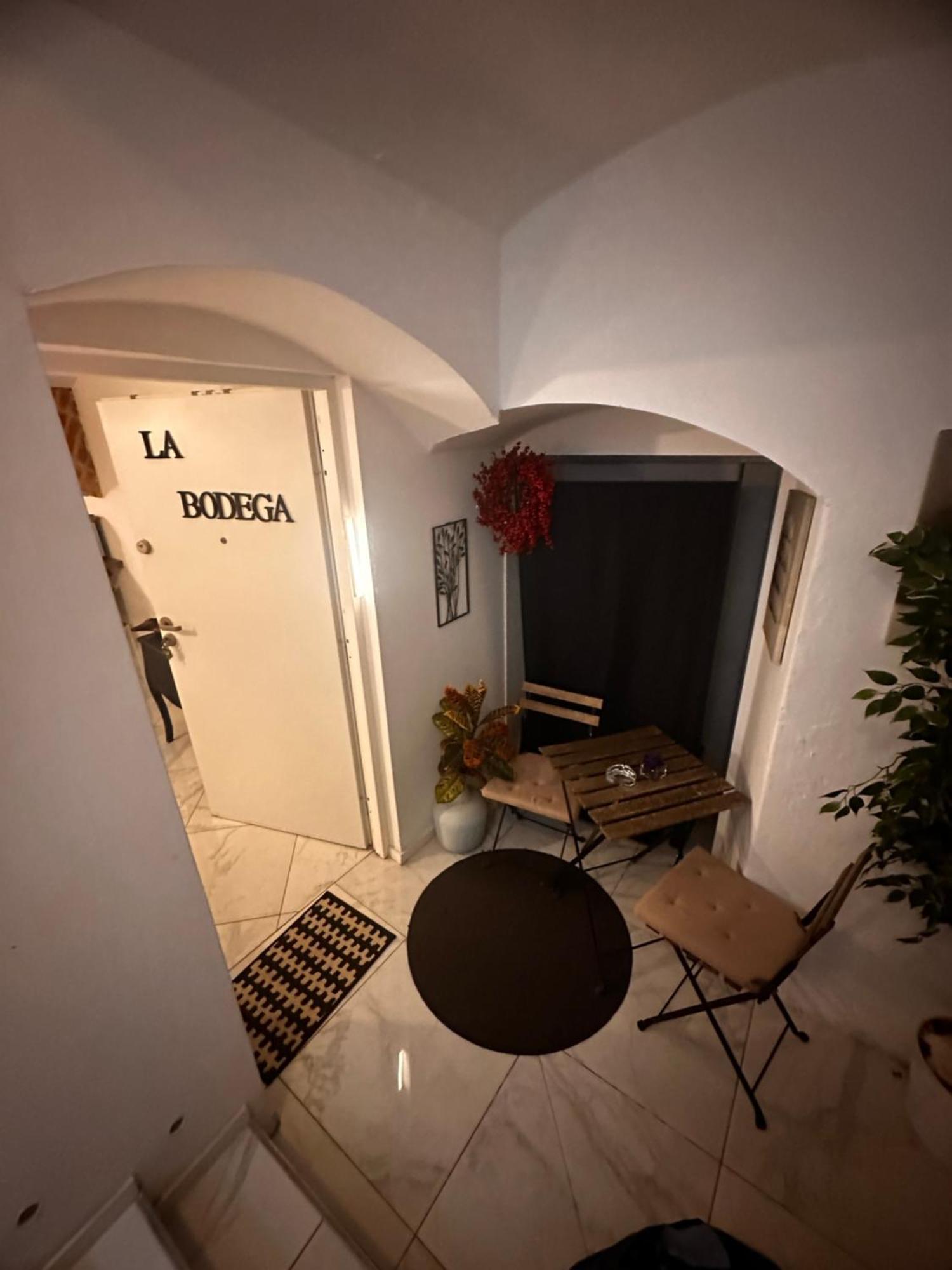 Apartment La Bodega ซาเกร็บ ภายนอก รูปภาพ